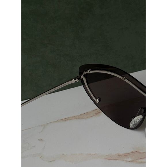 NEW Alexander McQueen AM0413S Studded Cat Eye Sunglasses main image 4